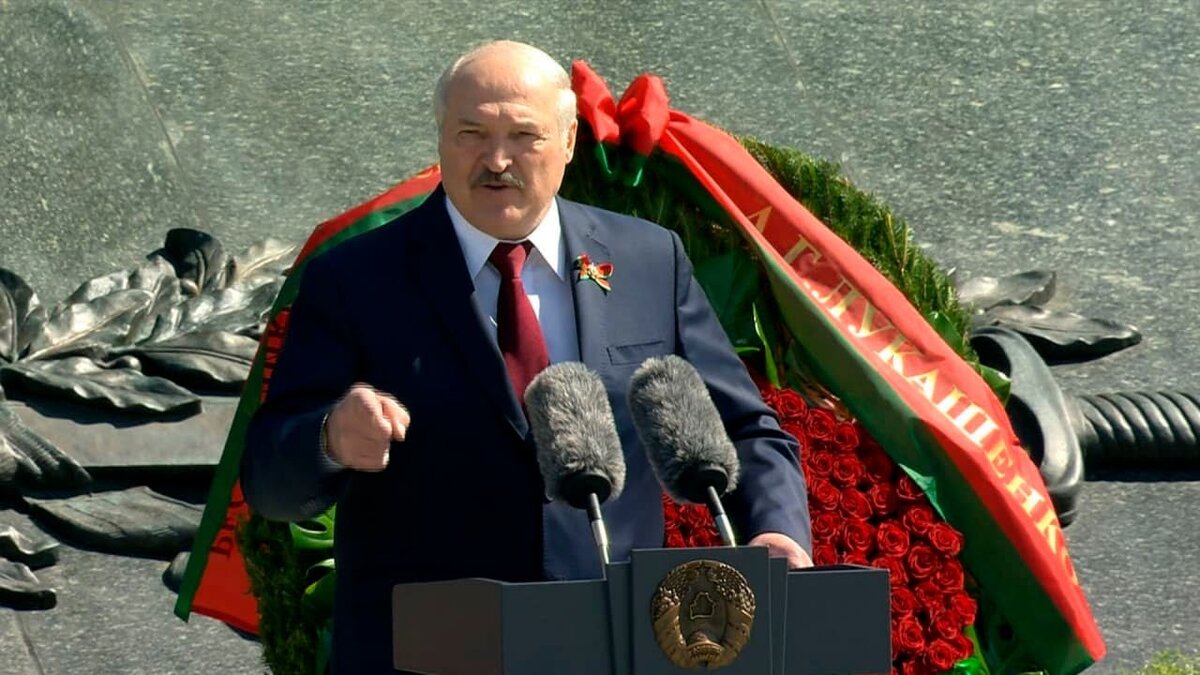 Александр Лукашенко во время своего выступления 9 мая 2024 года в Минске. 