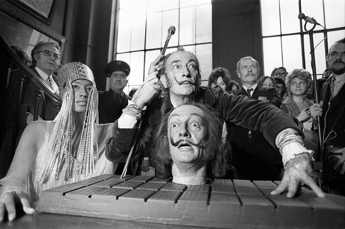 Дали история фото 120 лет назад родился Сальвадор Дали RT на русском Дзен