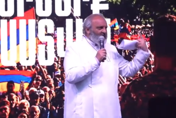 Баграт Србазан