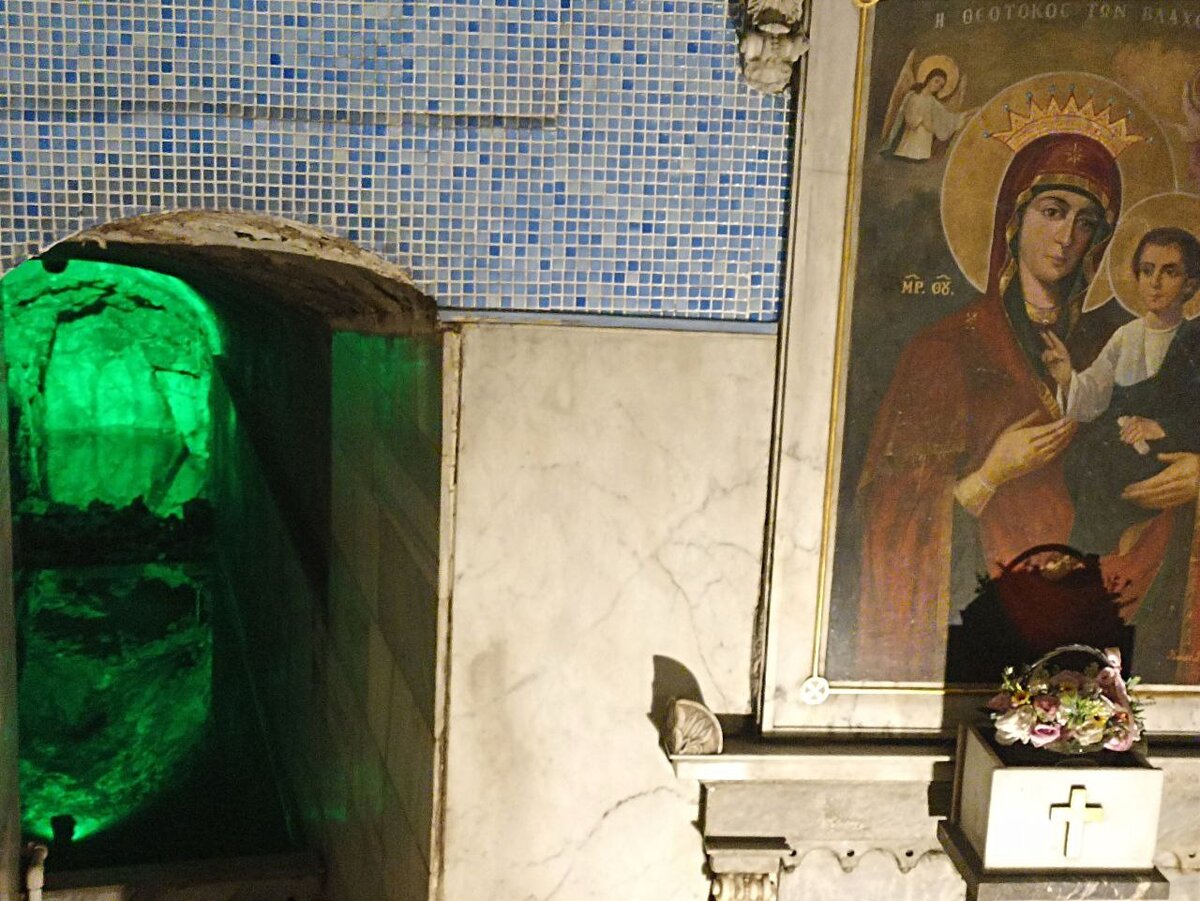 святой источник