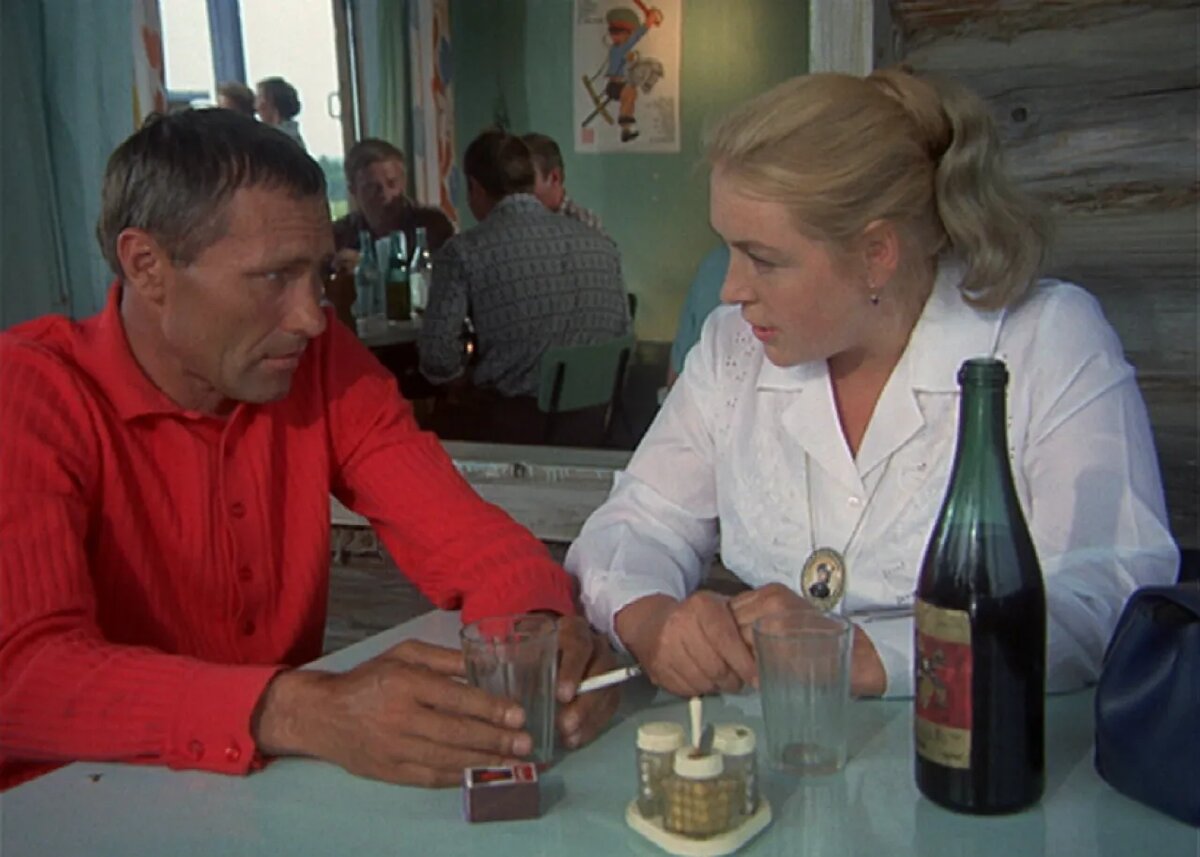 "Я бы хотел быть не злым человеком, я бы хотел не врать, Люба. Я бы хотел не врать, но я всю жизнь вру. Я должен быть злым и жестоким, но мне жалко бывает людей! Так тоже жить нельзя!"(с) Фото: zelengarden