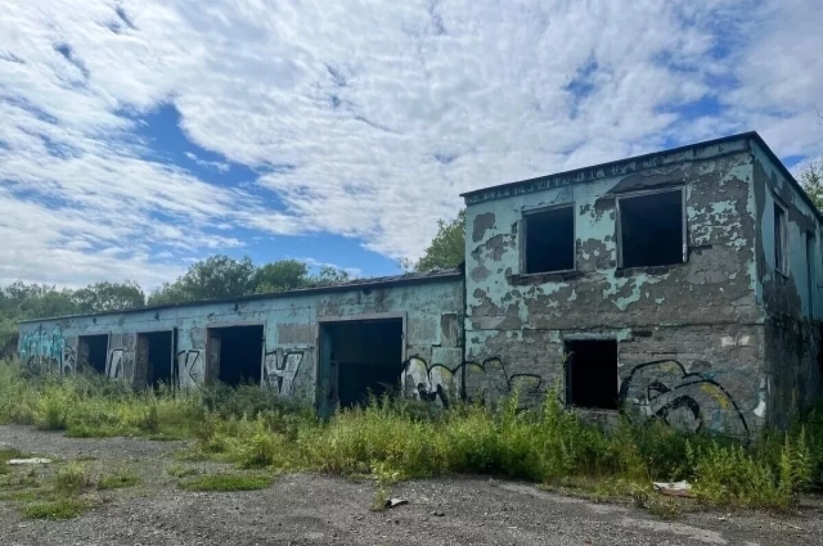    В Петропавловске-Камчатском начали сносить здания бывшего телецентра