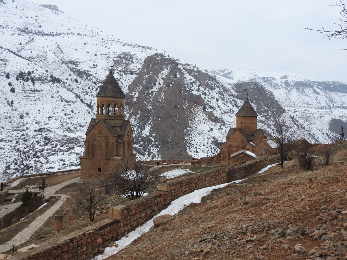 Под влиянием: Монастырь Нораванк (Армения, Ехегнадзор).