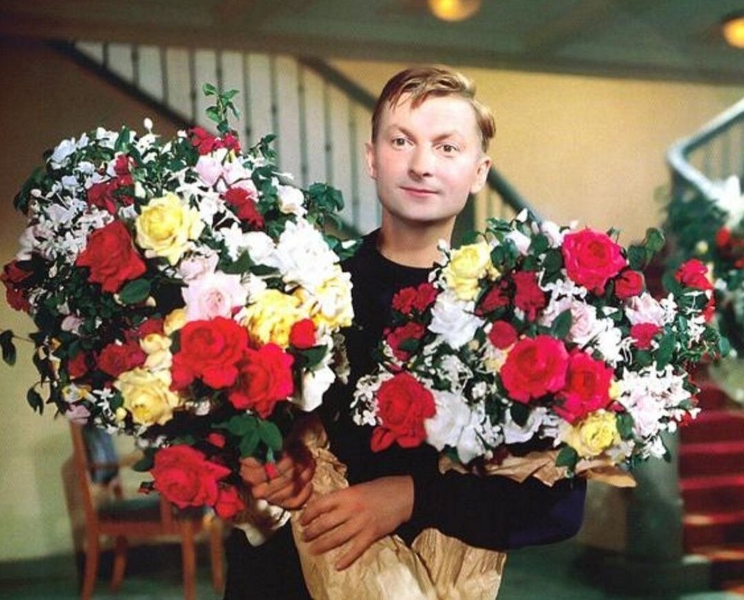 Скан обложки DVD «Запасной игрок» (1954). Далее в галерее - реклама фильма в газете.