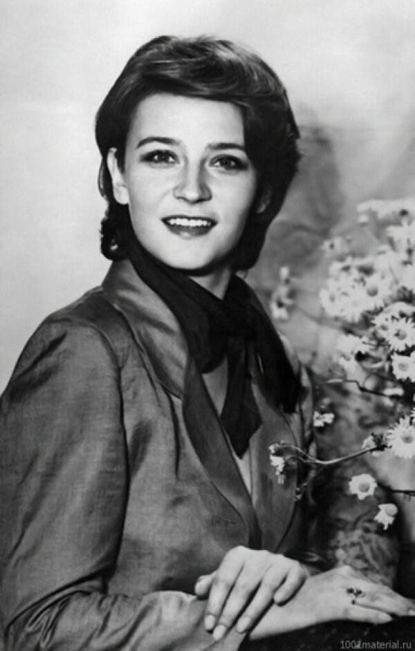    Елена Сафонова в юности