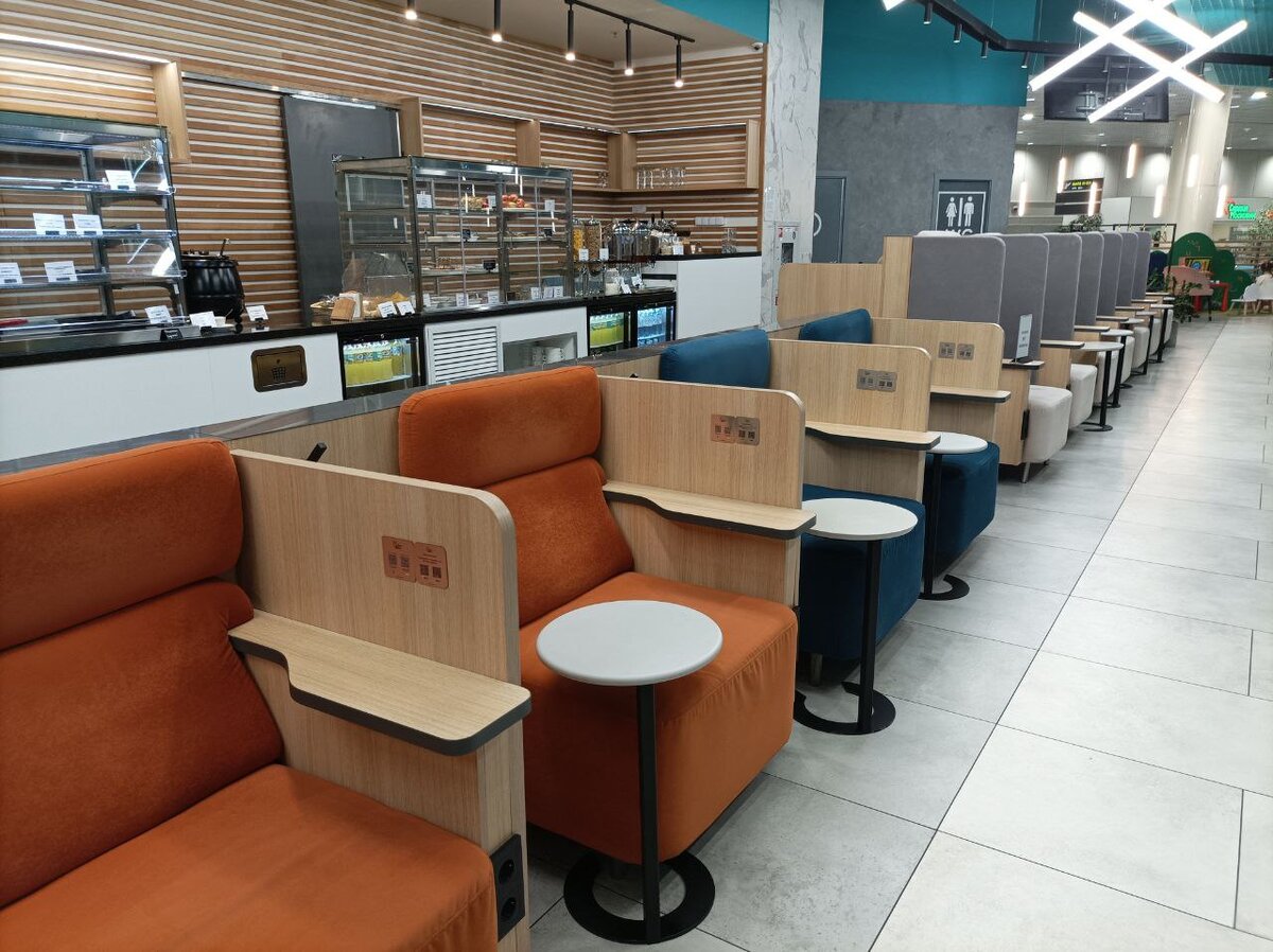 Фото сделано автором 10 мая 2024 года в Grey Wall Lounge (Домодедово, терминал С)