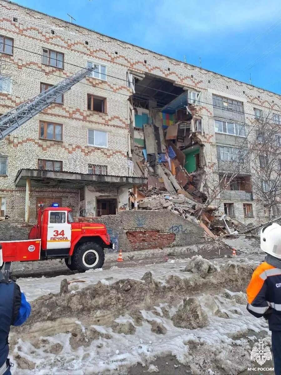 В Коми обрушился подъезд многоквартирного дома: что известно о происшествии  | НОВЫЕ ИЗВЕСТИЯ | Дзен