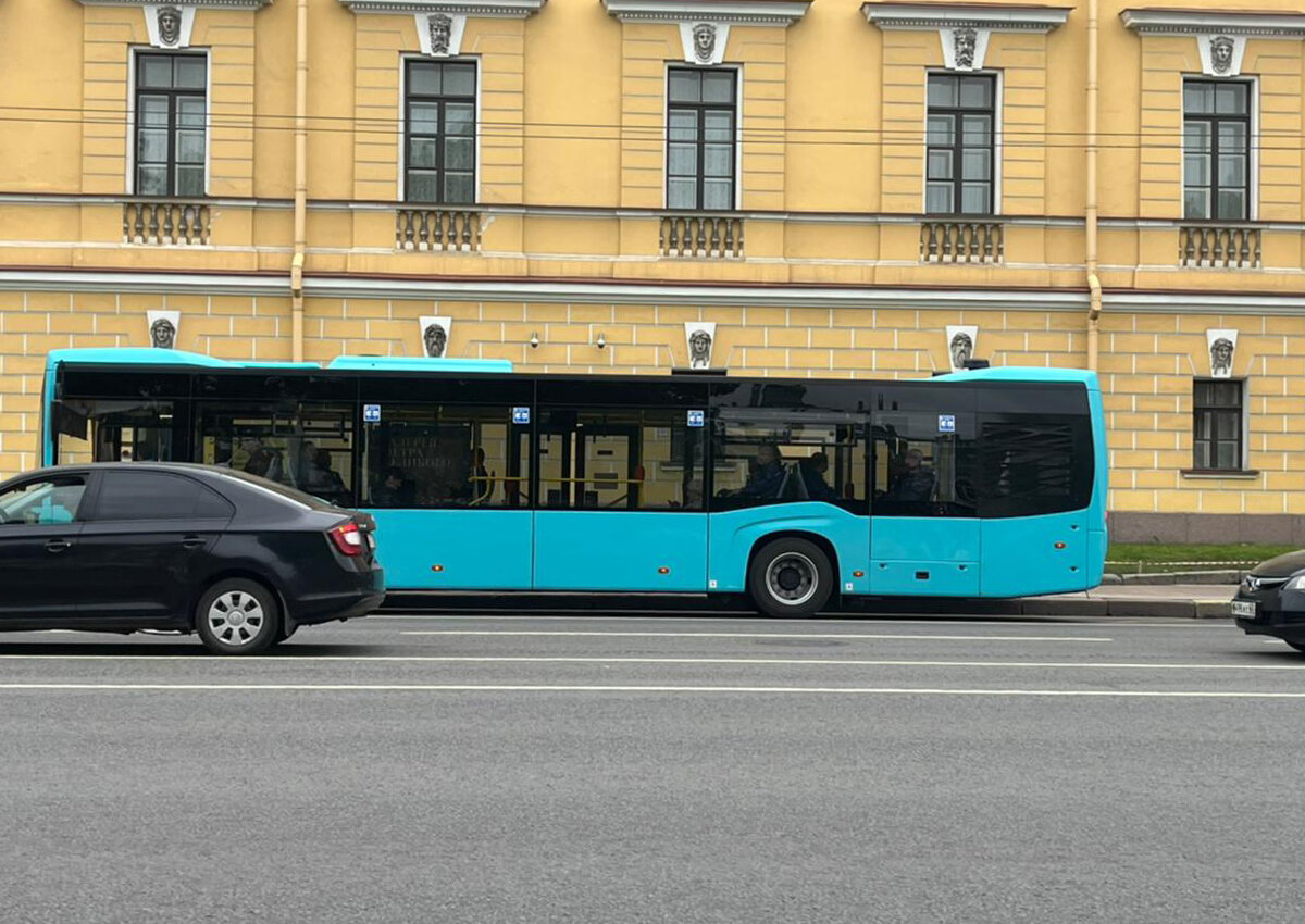    Автоэксперт Кадаков назвал свою версию ДТП с автобусом в Петербурге