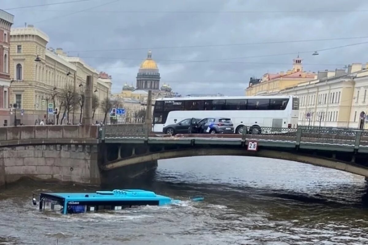    Среди погибших в затонувшем автобусе была преподаватель СПбГУ