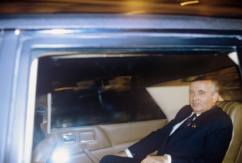 Советский Союз развалил за американское бабло. Вот автомобили Михаила Горбачева: сразу видно, что старался «для народа»