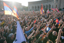 Большинство армян не поддерживают разрыв партнерских отношений с Россией, заявил Владимир Брутер. Фото: Александр Патрин/ТАСС