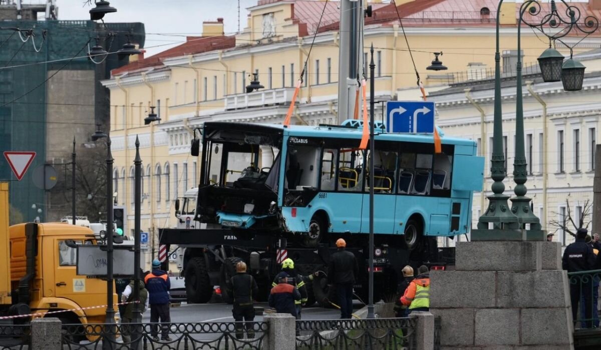 Лазурные автобусы могут вернуть в Белоруссию после трагедии в Петербурге |  АОН // Санкт-Петербург | Дзен