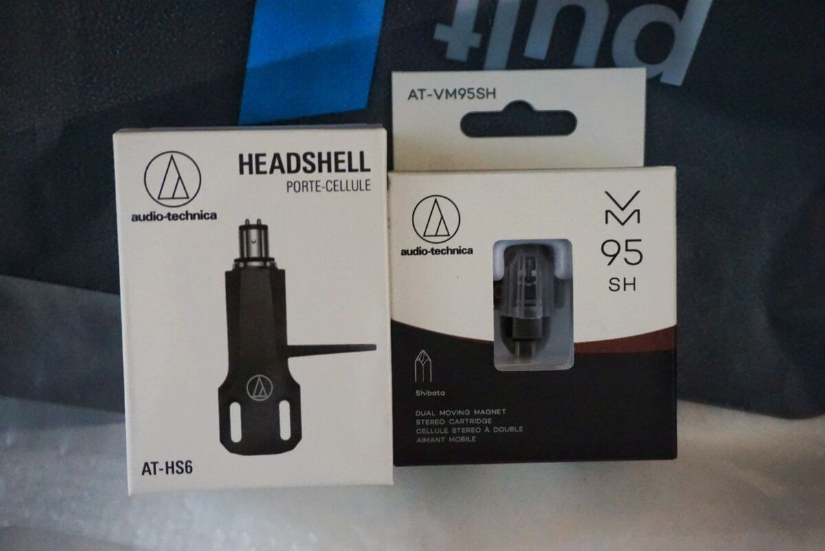 Хэдшелл и головка звукоснимателя в упаковке