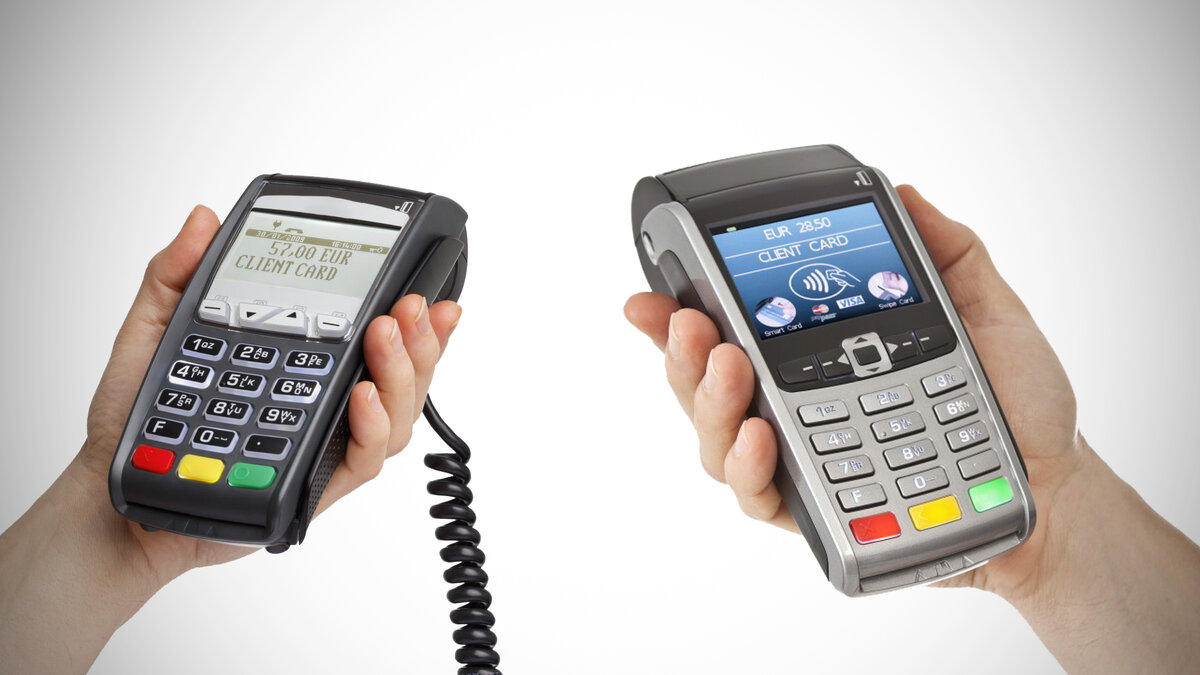 Мобильный терминал выглядит современно и компактно, а стационарный работает надежнее. 