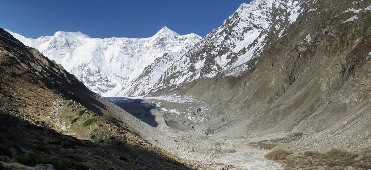 Безенгийская стена