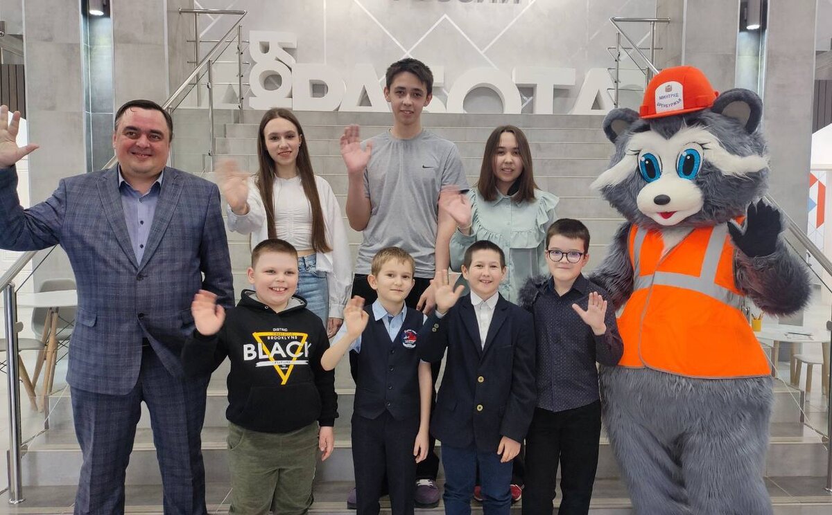  📷    Более 300 оренбургских работодателей приняли участие в акции «Приведи ребенка на работу» Марина Шарт