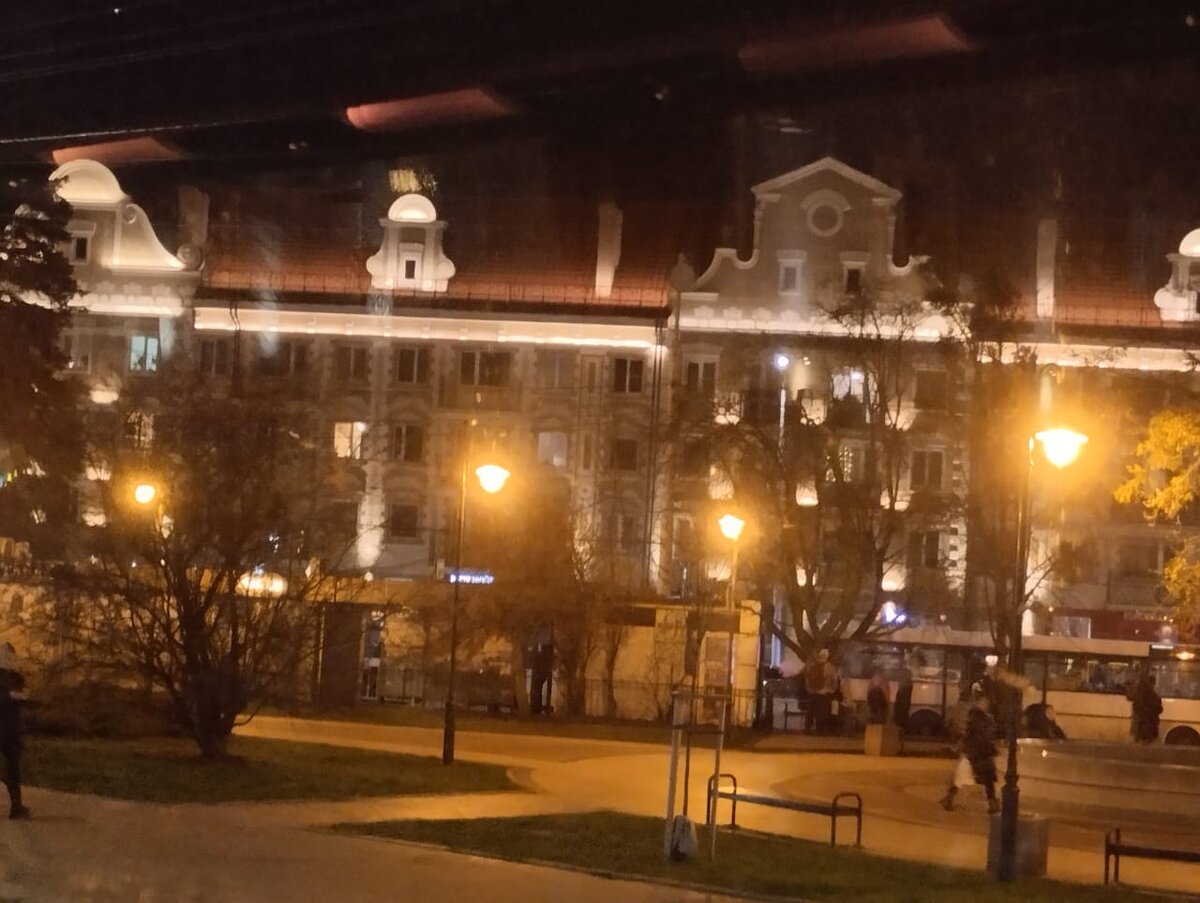 Красивый пятиэтажный дом.