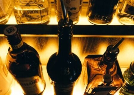    Казахстан — крупнейший импортёр водки из России. Израиль на втором месте, Армения на третьем