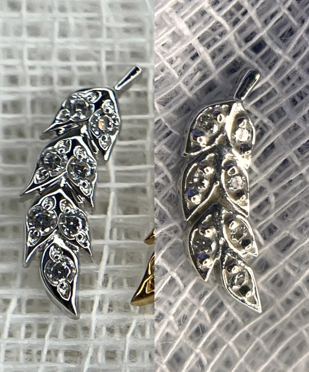 Слева оригинальное украшение Firebird от Auris , справа подделка