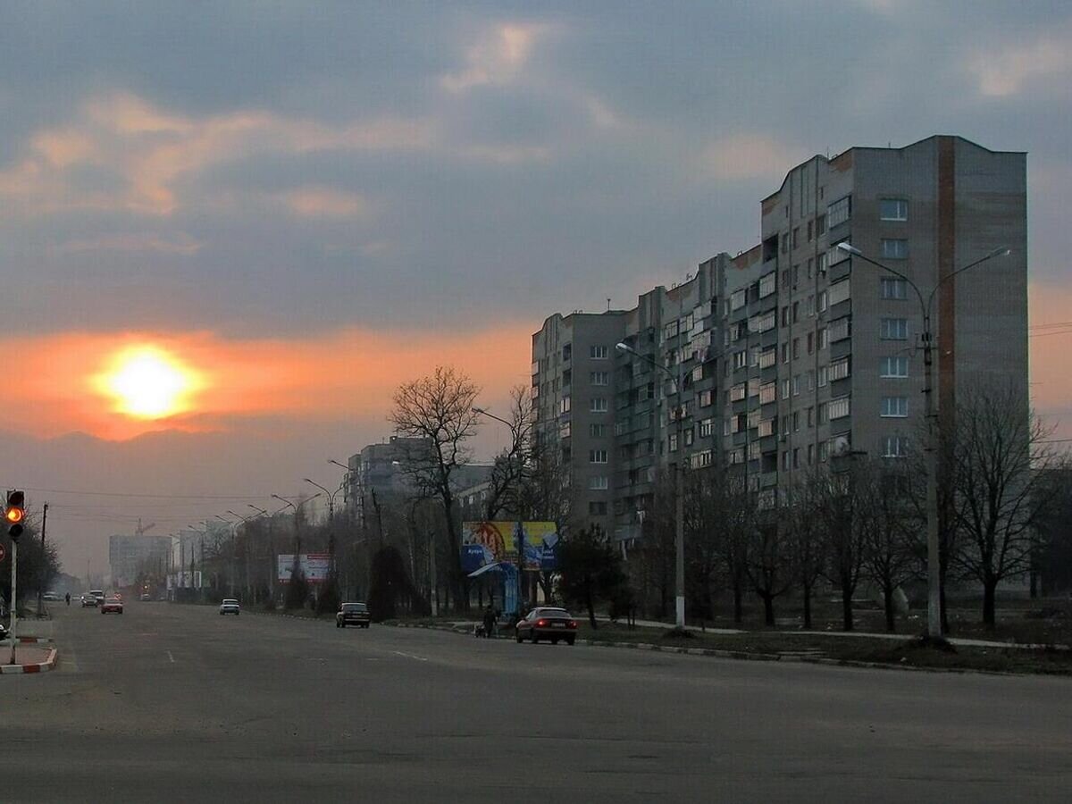    Город НикопольCC BY-SA 3.0 / AeroSSC / Никополь, улица Первомайская