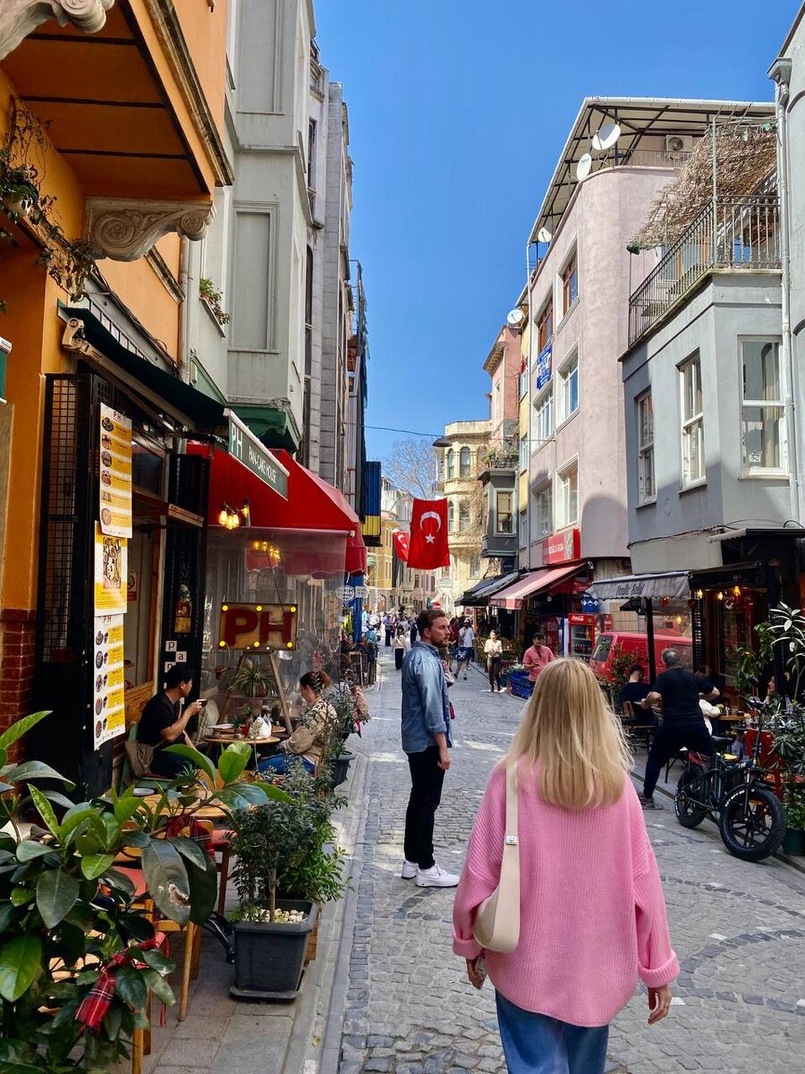 Колоритная улица Стамбула