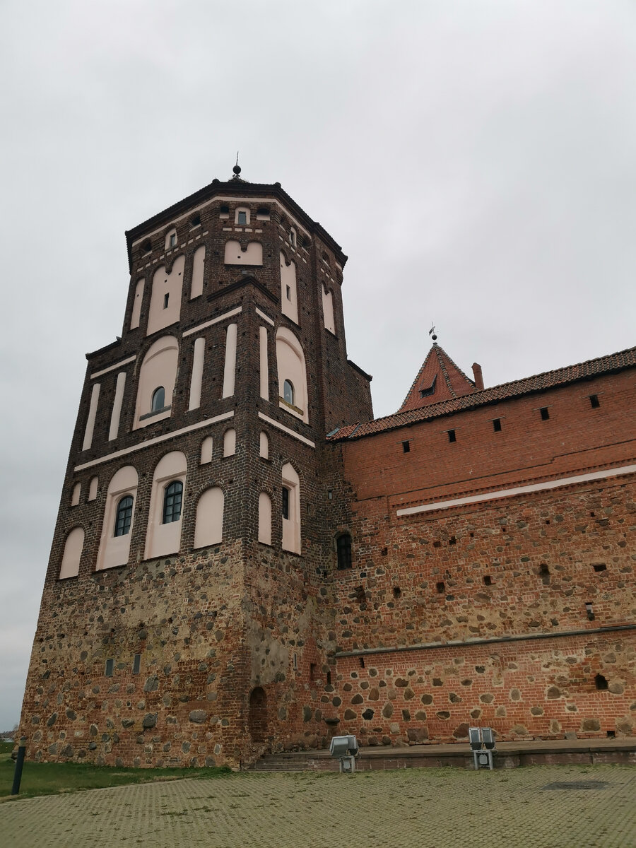 стены и башни замка