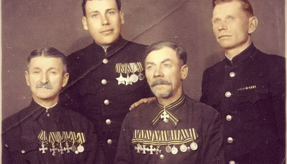 Только семь человек стали полными георгиевскими кавалерами и Героями Советского Союза: кто они