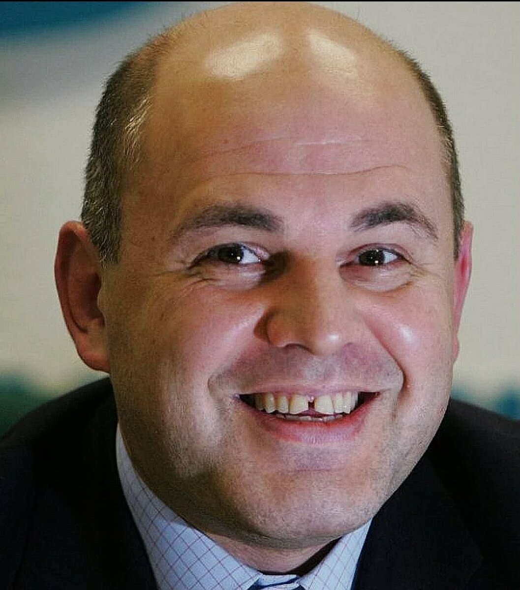 Всё же знают, ч т о у нашего премьера 10 замов? 