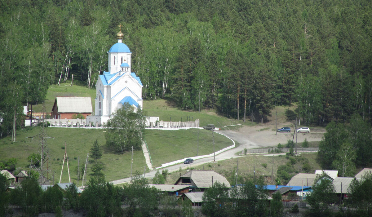 Путешествия по России. Храм Святой Евдокии в с. Сизая возле Майнской ГЭС.