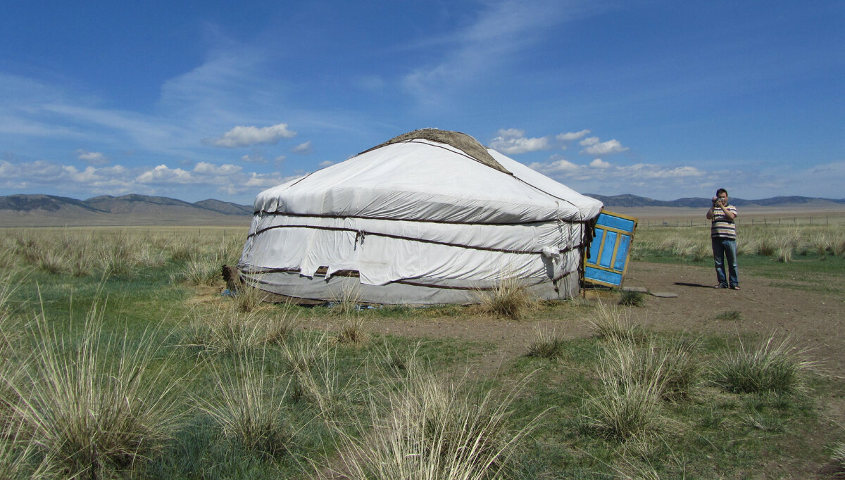 Путешествия по России. Хакасская юрта в заповеднике "Салбыкский курган"