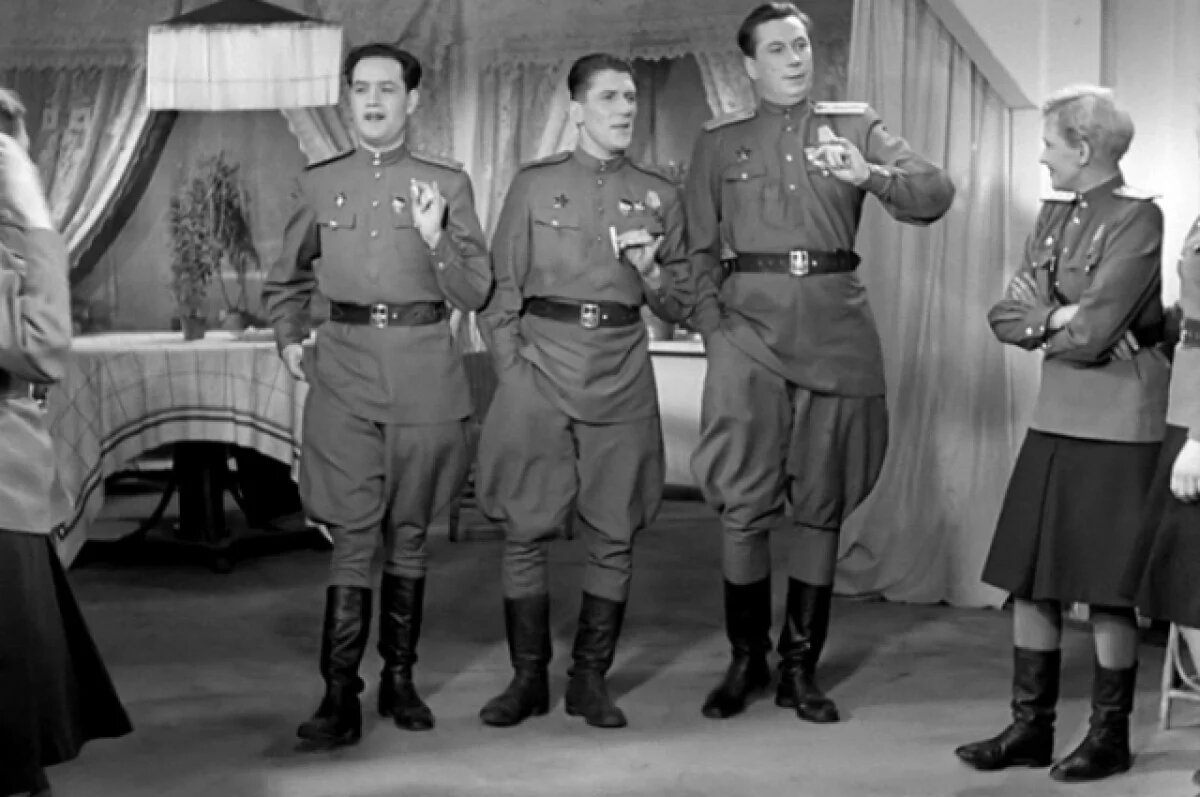    Фильм «Небесный тихоход» вышел на экраны Советского Союза 1 апреля 1946 года, его сразу стали критиковать, но за картину голосовал зритель.