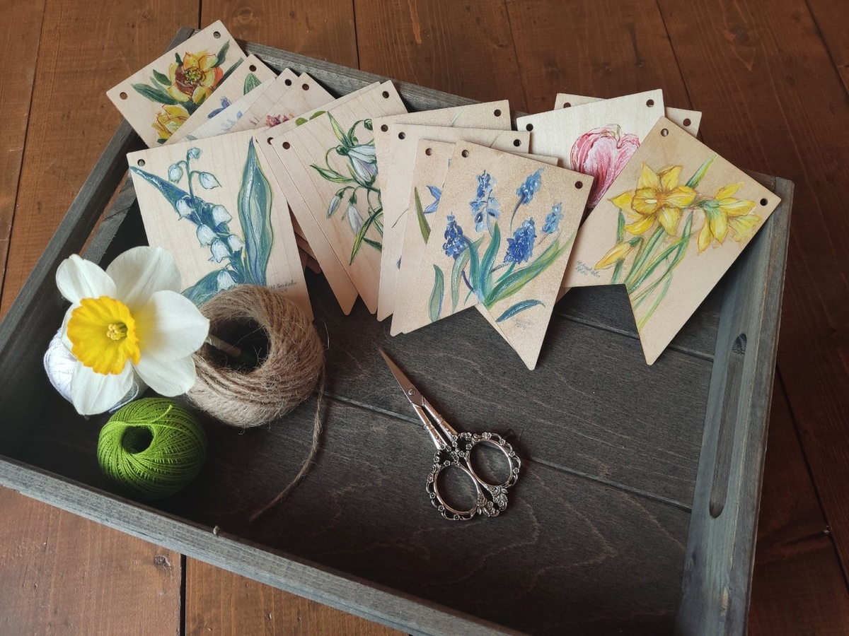 Первоцветы обожаю настолько, что даже посвящаю им пасхальные украшения, и это нарисованы еще не все