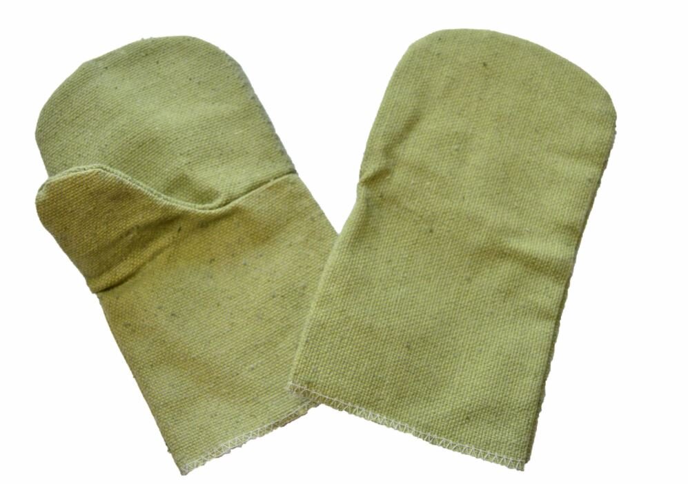 Рукавицы брезентовые.