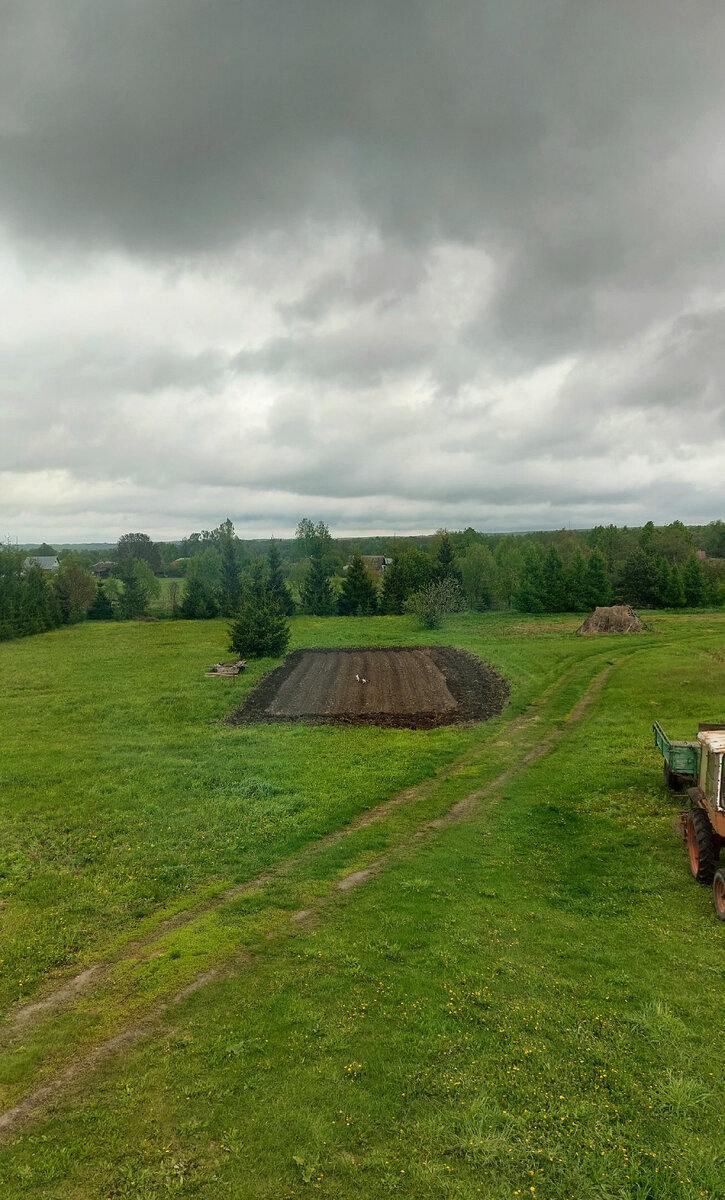 Вот такие тучи ходят по небу. Льёт весь день, как из ведра