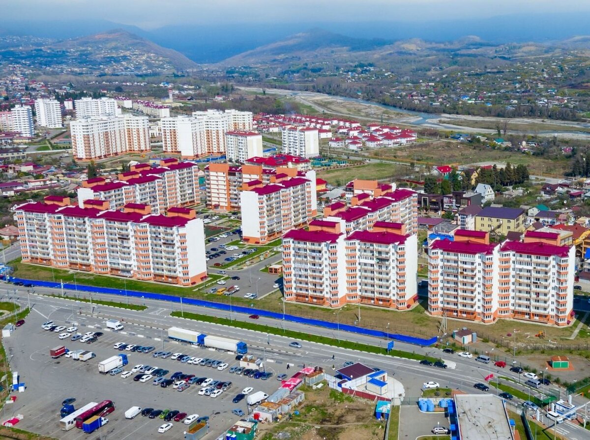 Назвали «Урожайный» — и, судя по ценам, решили сразу собрать весь урожай с покупателей.