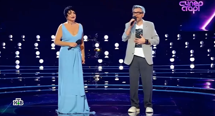 Помолодевшая/отдохнувшая Лолита и Вадим Такменёв. Ведущие шоу. 