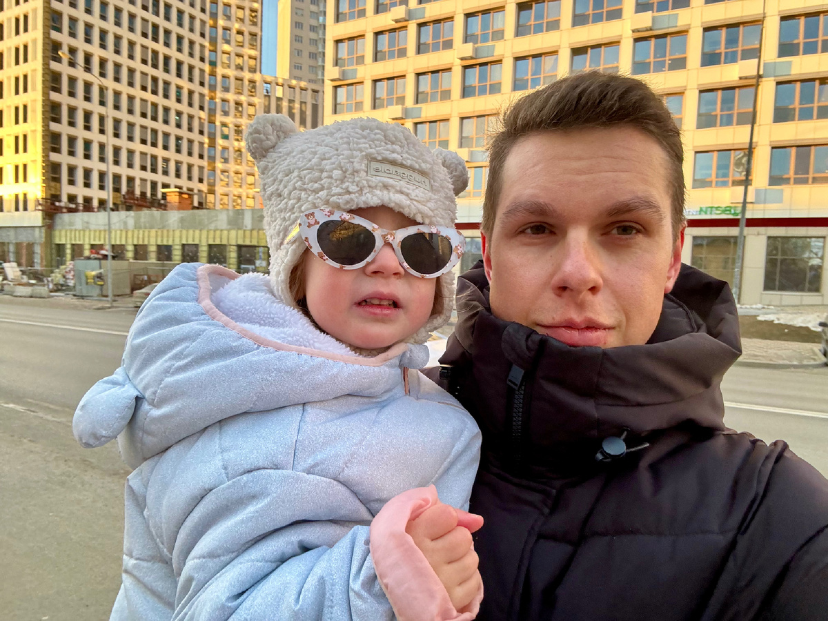 Куда в минус 13 и без шапки??