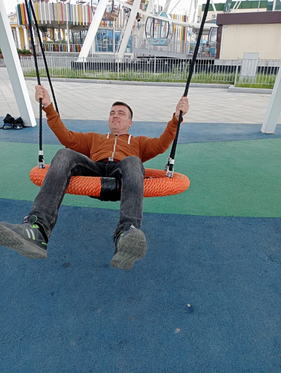 "Ты чееее? Ты же не маленький ребёнок." Эмм, ну это вряд ли))) 
