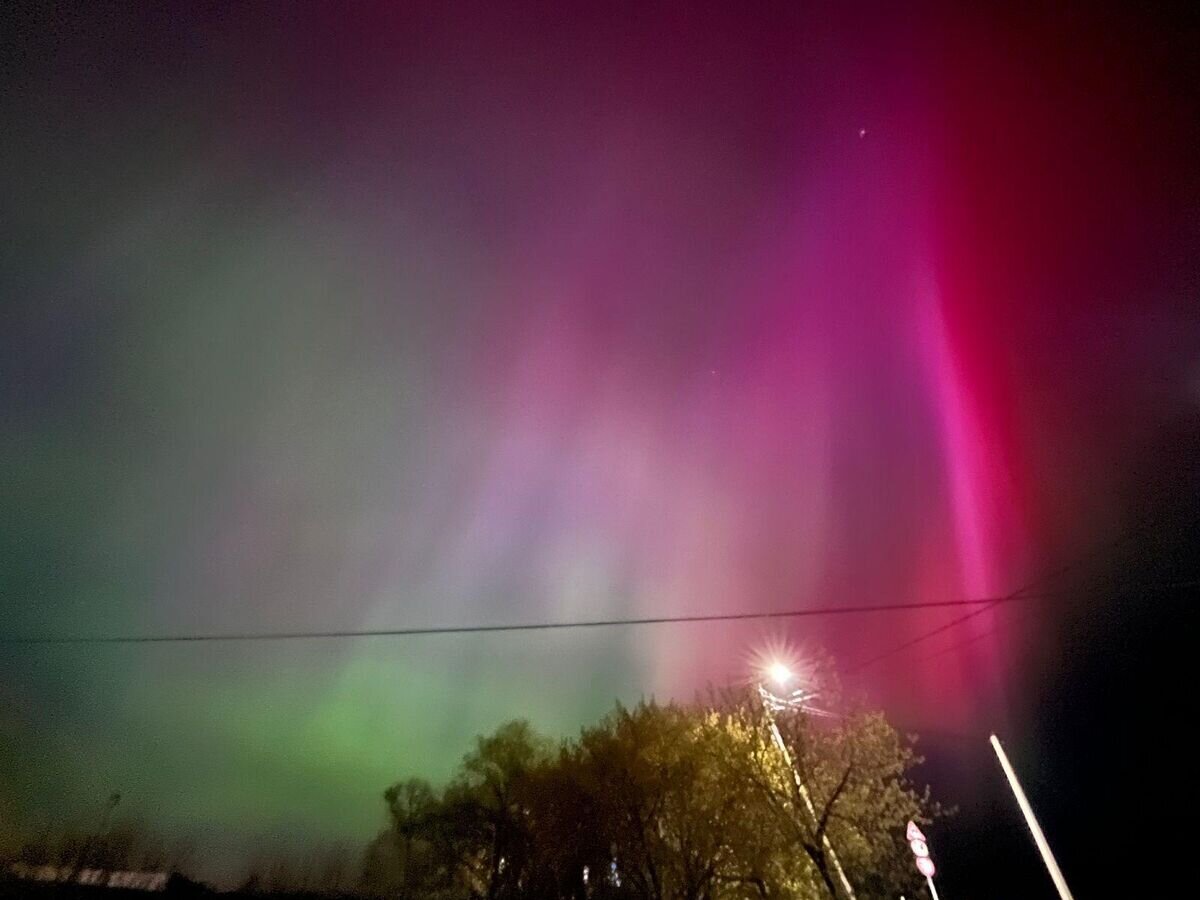   Полярное сияние в ночь с 11 на 12 в Викуловском районе Тюменской области© Фото : администрация Викуловского муниципального района
