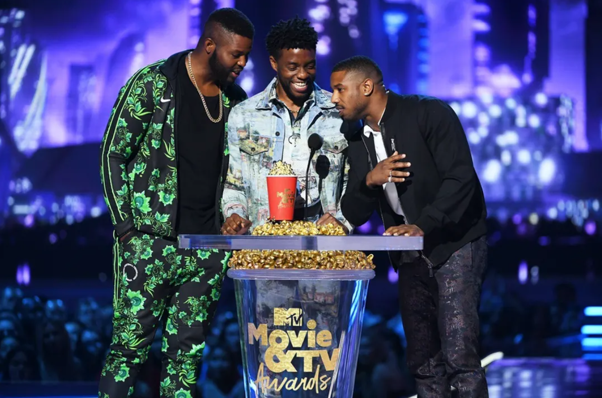 2018 — Уинстон Дьюк, Чедвик Боузман и Майкл Б. Джордан получают награду за лучший фильм за фильм «Чёрная пантера».