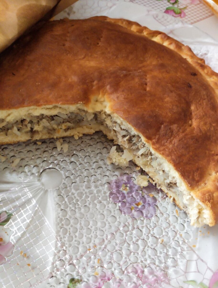 Пирог с рыбой и рисом. 