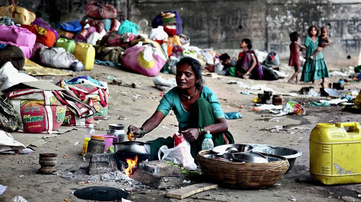 Индийская жизнь сложная штука. Обобрать тебя могут даже свои, те, кто живет с тобой в трущобах.