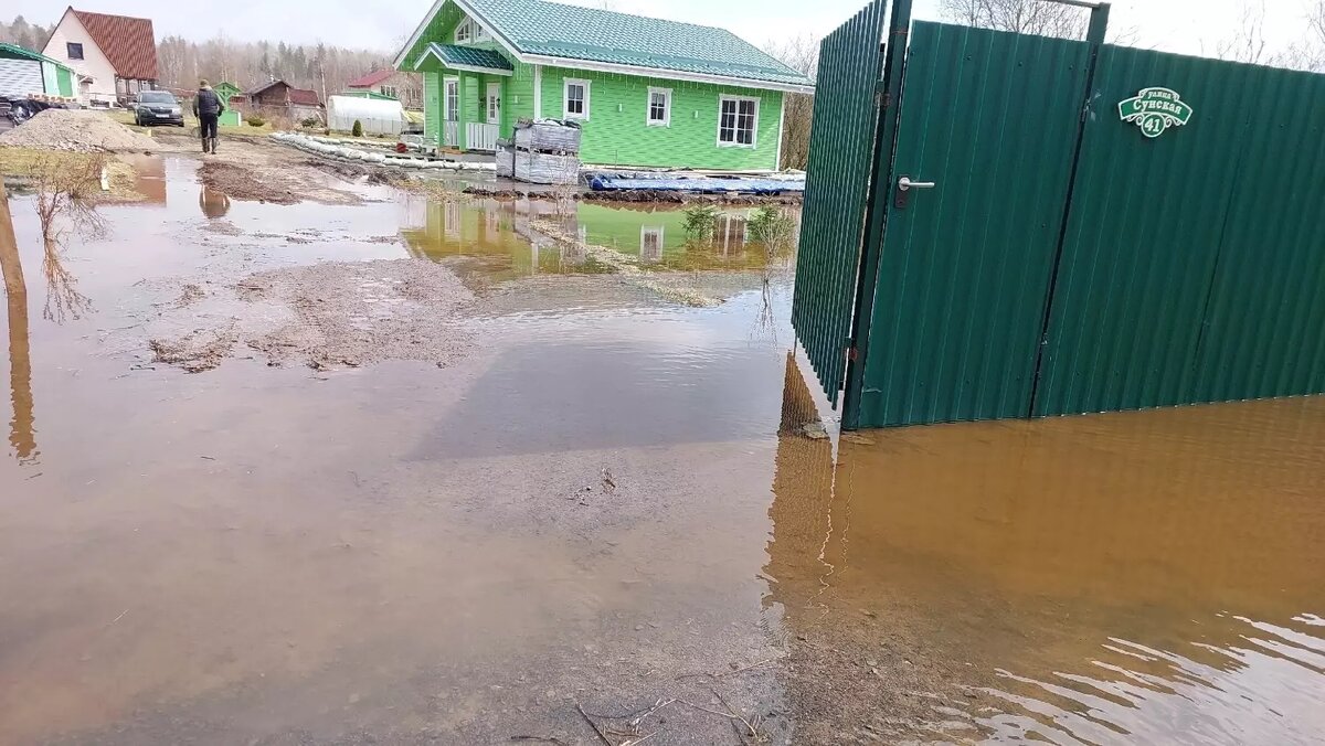 Неделю живём в кошмаре»: деревня в Карелии продолжает уходить под воду |  Новости Карелии | Karelinform.ru | Дзен