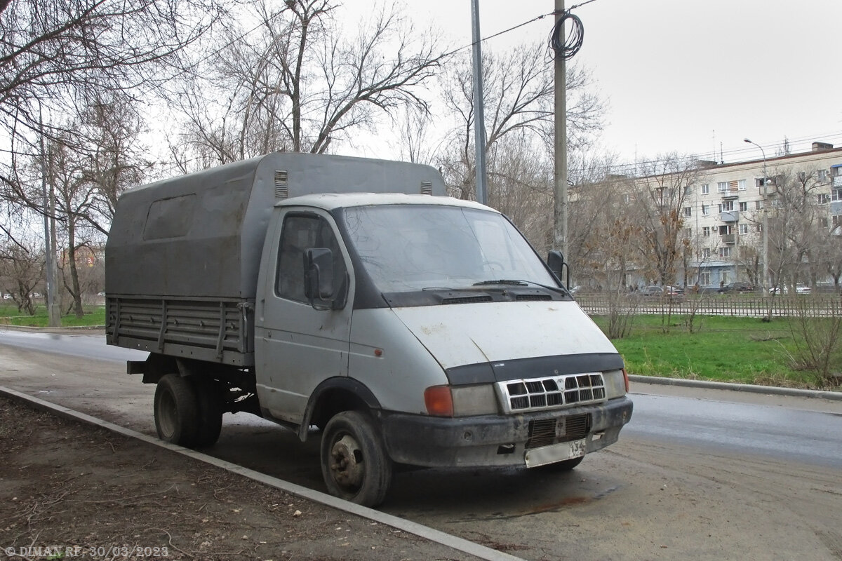 ГАЗ-33021, 1995 года выпуска. Ранний кузов, но облицовка радиатора более позднего образца.