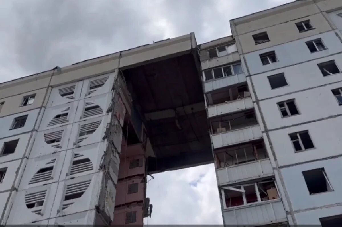    Момент обрушения крыши жилого дома в Белгороде попал на видео