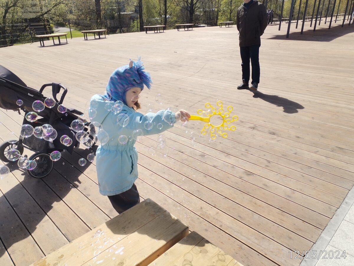 Хоть и свежо, но настроение весеннее. 