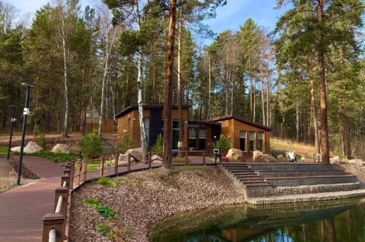    Также не стоит посещать и лестницу в Удачном.