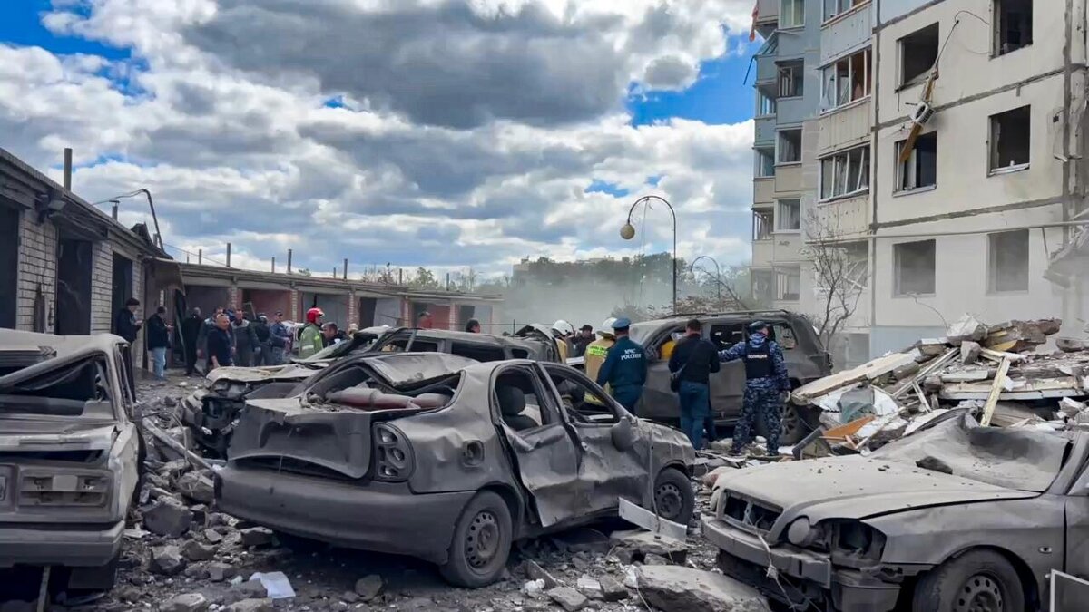 Число пострадавших в Белгороде увеличилось: спасатели объявляют минуты  тишины | Sputnik Армения | Дзен