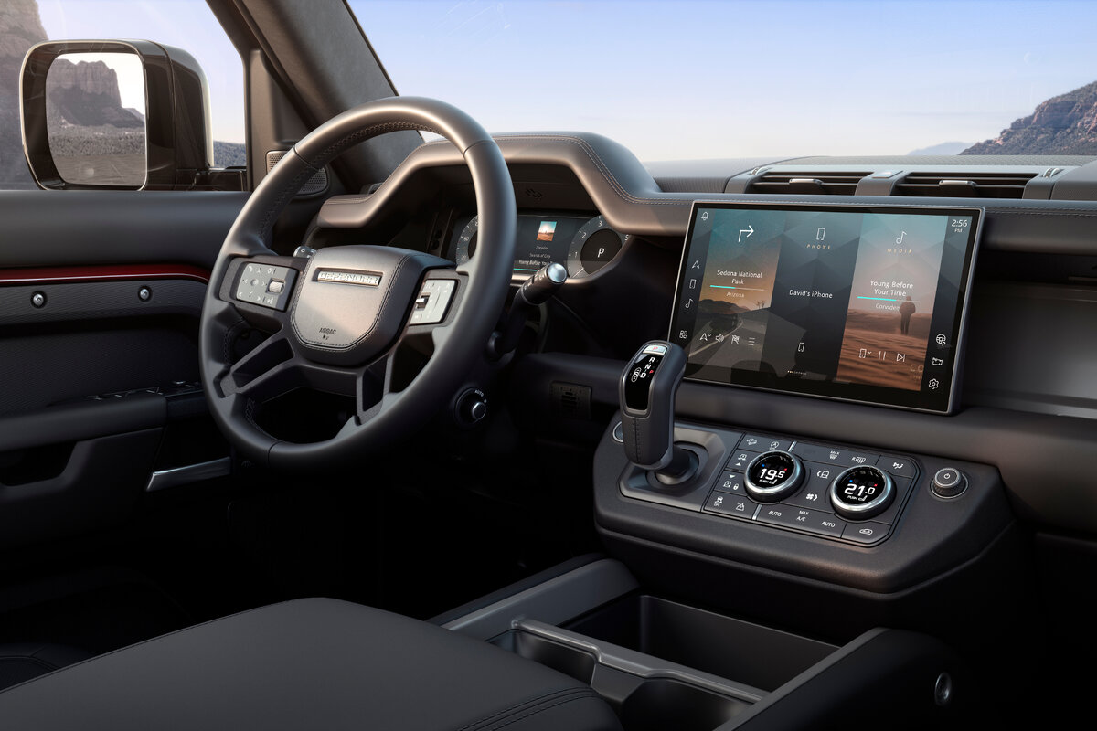 Дизайн интерьера нового Land Rover Defender отличается довольно...брутальной элегантностью (?)