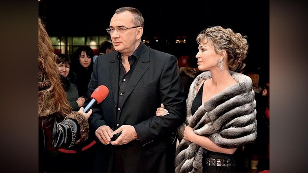 Константин меладзе биография личная жизнь Eyewitnesses say that Constantine Gladze lives with his ex-wife in Italy togethe